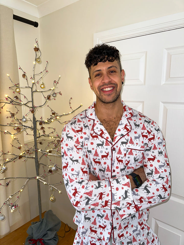 CHRISTMAS KISSES (2023) - Men's Two Piece Red Long Matching Pyjama Set
