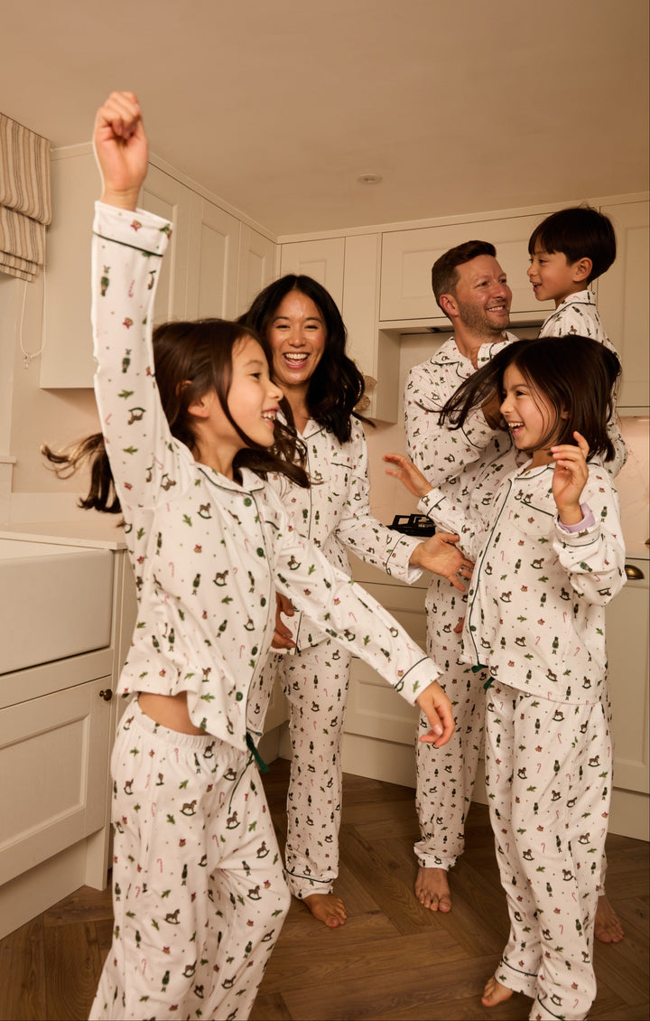 HOLIDAY MAGIC - Women's Two Piece Long Matching Pyjama Set