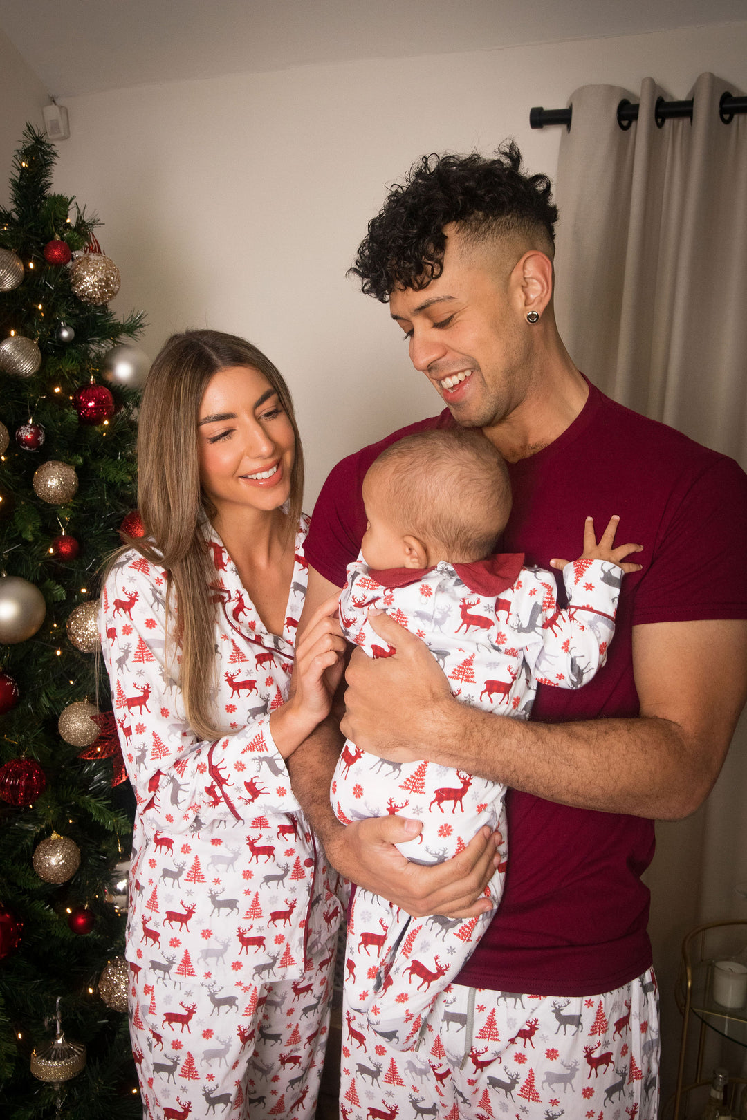 CHRISTMAS KISSES (2023) - Women's Two Piece Red Long Matching Pyjama Set