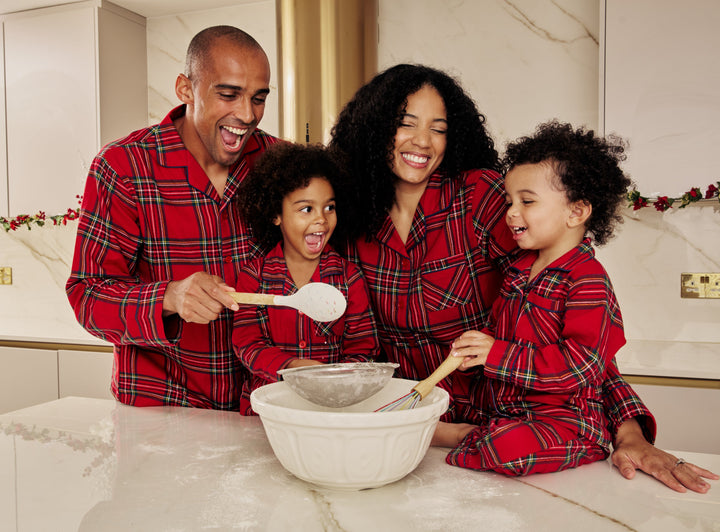 CHECK THE HALLS - Women's Two Piece Long Matching Pyjama Set