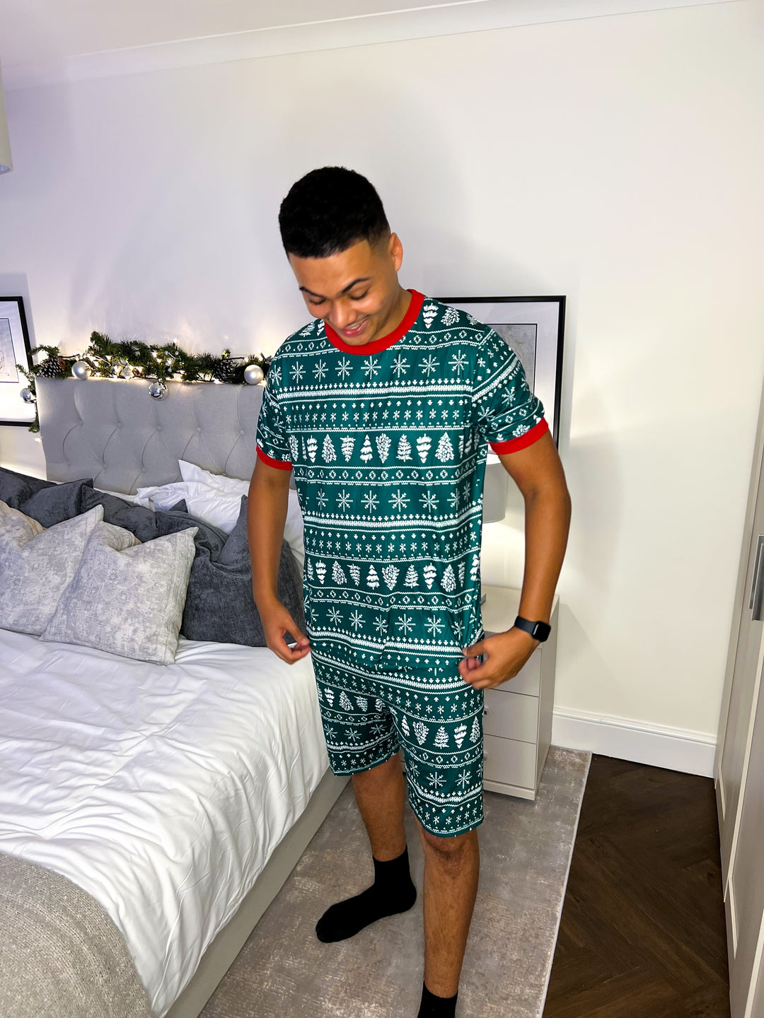 YULETIDE (2023) - Men's Two Piece Short Green Matching Pyjama Set loop