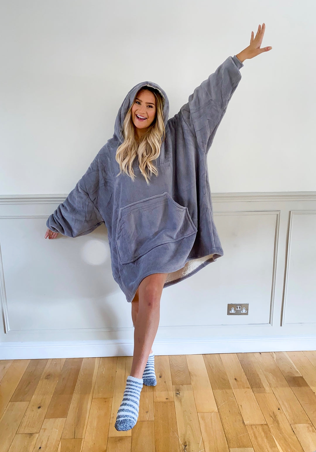 SNOODIE (GREY) - Adult's Unisex Oversized Sherpa Lined Blanket Hoodie