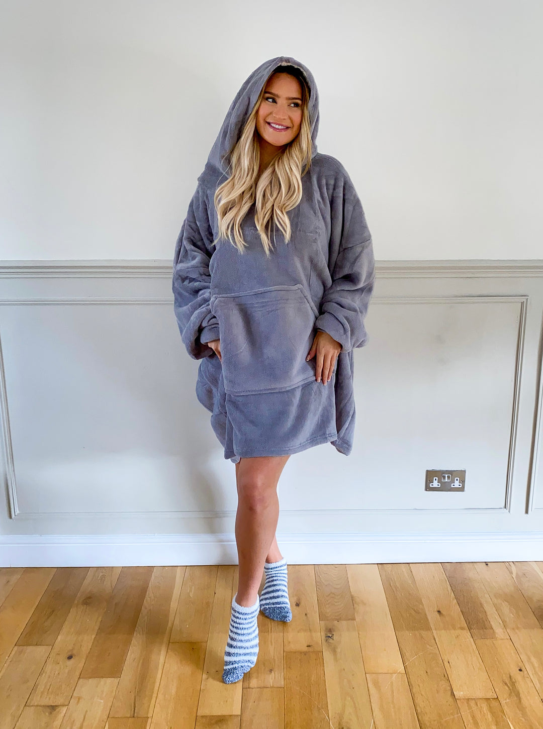 SNOODIE (GREY) - Adult's Unisex Oversized Sherpa Lined Blanket Hoodie